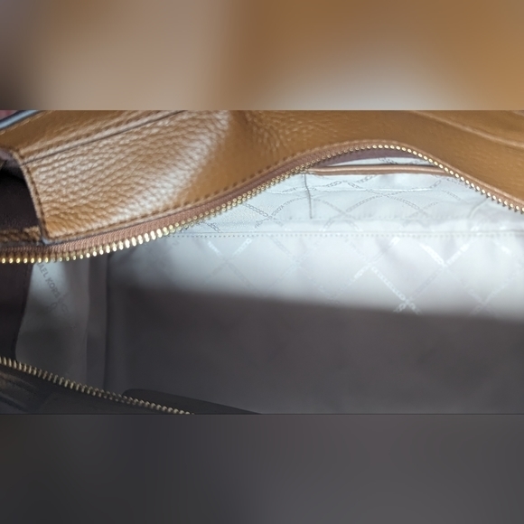 NWOT Michael Kors stunning brn soft leather gold lock in front & key in pouch - Picture 8 of 15